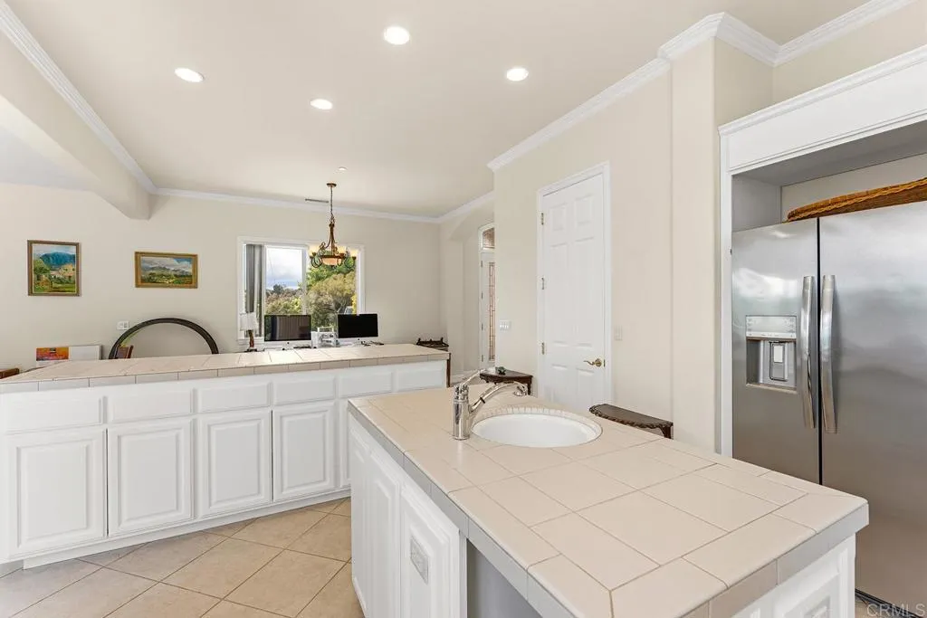 https://cdn.realtyfeed.com/cdn/127/306712869/2cd91b958ccbca64a69a4184f4170c29.webp