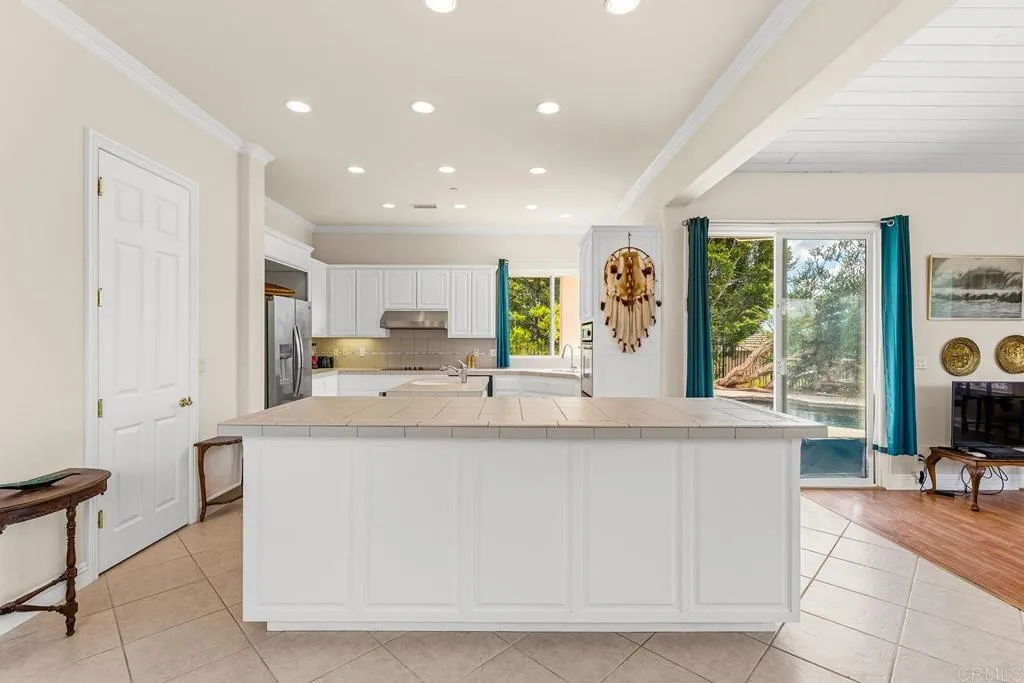 https://cdn.realtyfeed.com/cdn/127/306712869/485336366710dac82b115ca391560a7f.webp