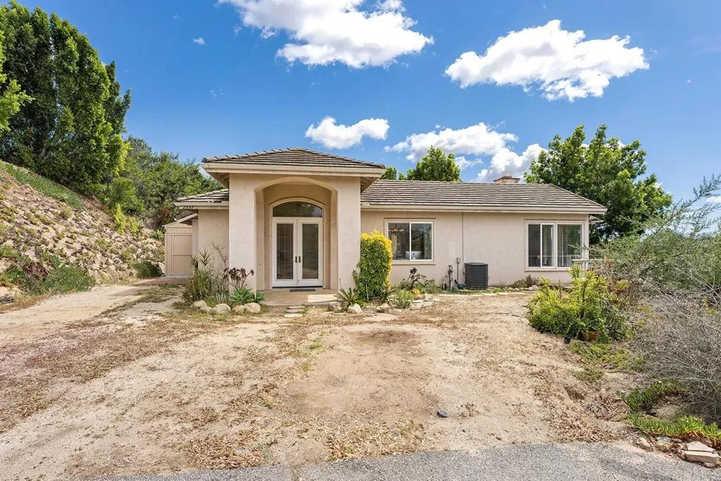 https://cdn.realtyfeed.com/cdn/127/306712869/8fce216f5fc83c9d341b96d38f8040d5.webp