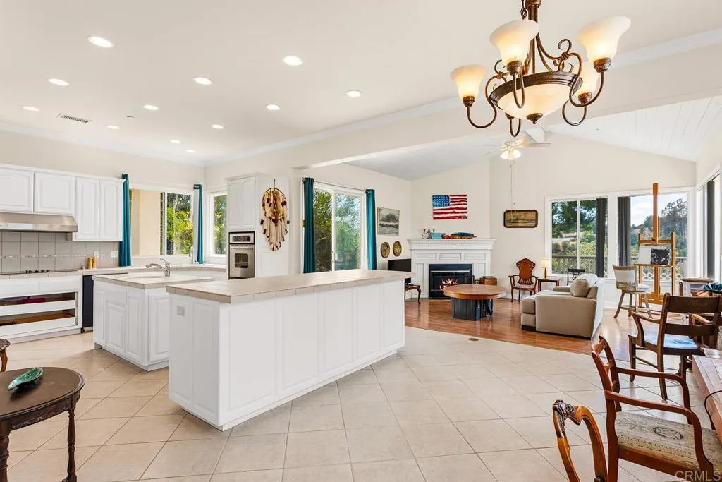https://cdn.realtyfeed.com/cdn/127/306712869/e407924fefe73cab9a5dd30e43e372f0.webp