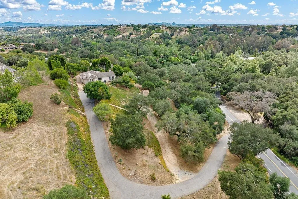 https://cdn.realtyfeed.com/cdn/127/306712869/e7eac9ce1b2fcb1876c140fe7459c163.webp