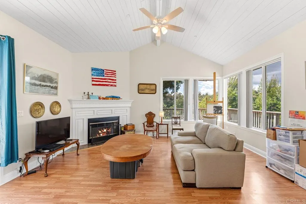 https://cdn.realtyfeed.com/cdn/127/306712869/f6bdf8599282b3a3be549ff1a4face4d.webp