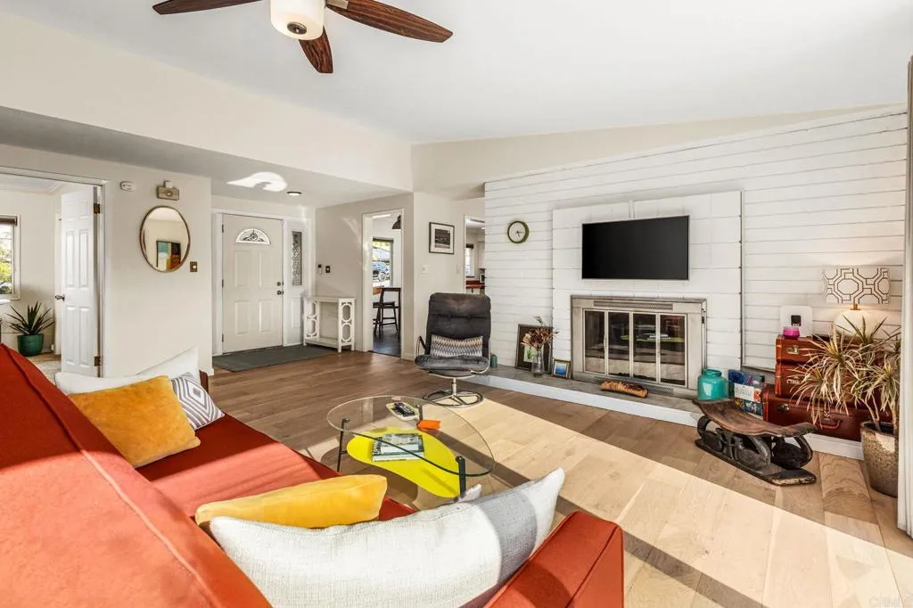 https://cdn.realtyfeed.com/cdn/127/306712908/4c0c3998fb8a1307866ac86c81a6bd9c.webp