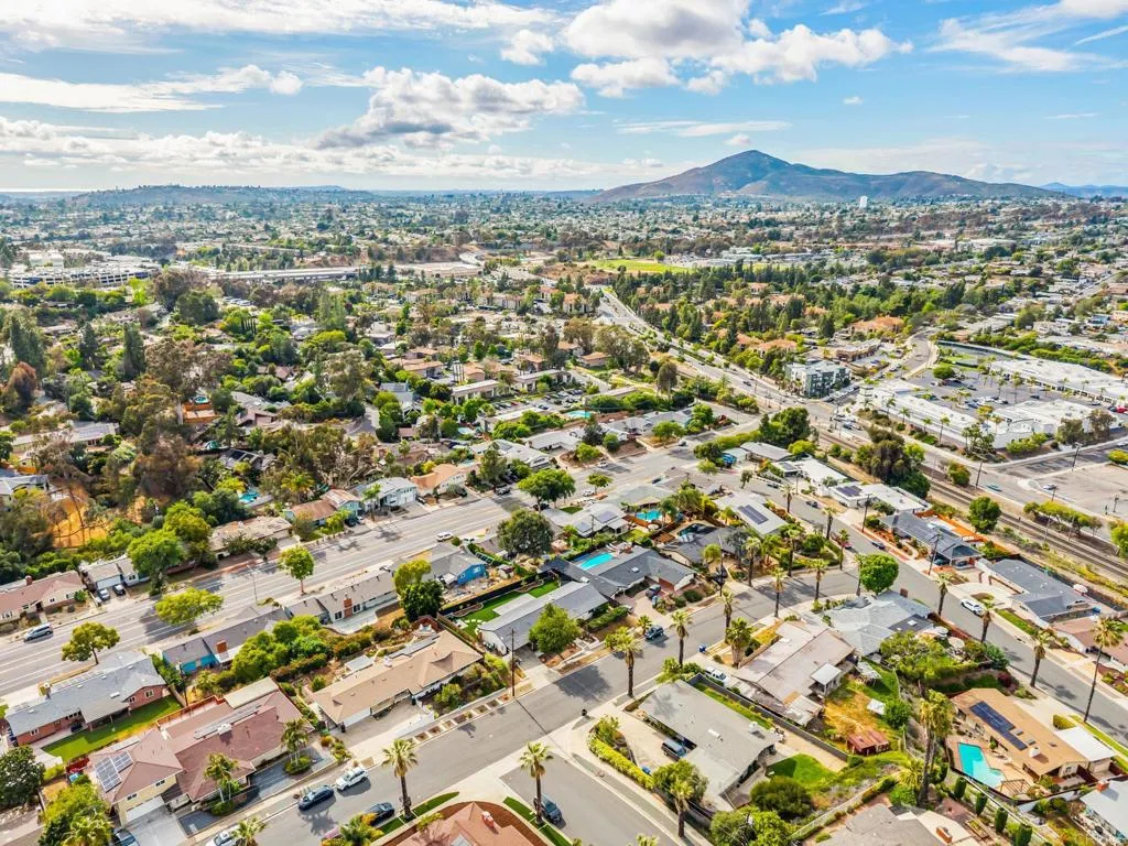 https://cdn.realtyfeed.com/cdn/127/306712908/ba23933fac24bb82f10c0b9eb2e0a847.webp
