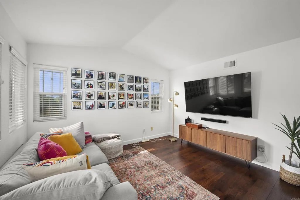 https://cdn.realtyfeed.com/cdn/127/306712912/03d1a3a7744ad33fdaadcd3c5bcfb0e1.webp