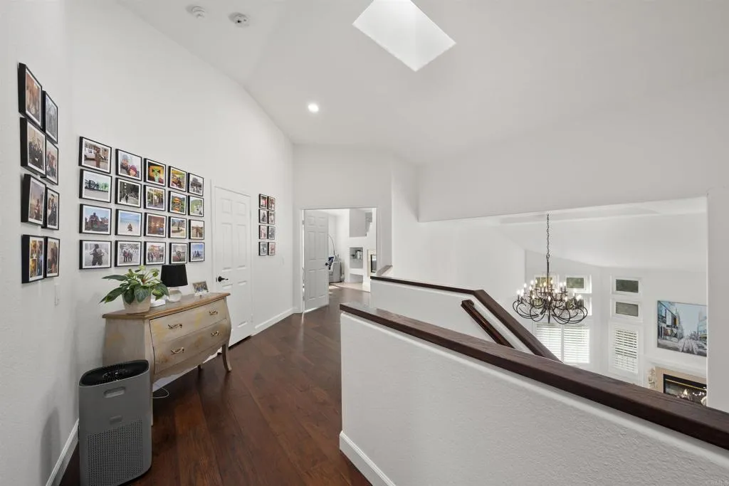 https://cdn.realtyfeed.com/cdn/127/306712912/51e92ad049d7f54302a0a9678e968192.webp