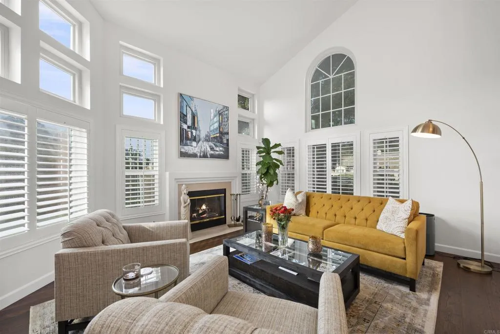 https://cdn.realtyfeed.com/cdn/127/306712912/90fb88ca917123bcf70364bdc276aee2.webp