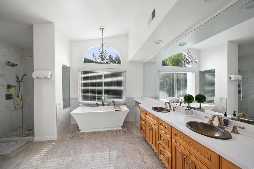 https://cdn.realtyfeed.com/cdn/127/306712912/fc8b562328bb4dc5b8f88df4a10f72ae.webp