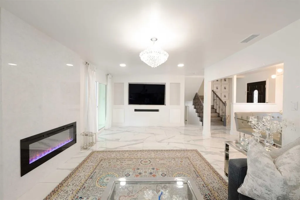 https://cdn.realtyfeed.com/cdn/127/306712916/ae7462f1753d3edcc76c633c45baa6b4.webp