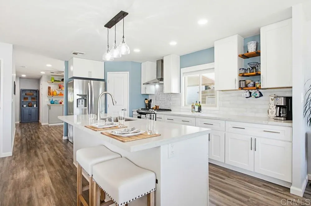 https://cdn.realtyfeed.com/cdn/127/306712937/8627f072687809fd07c58ee7c82fcf93.webp