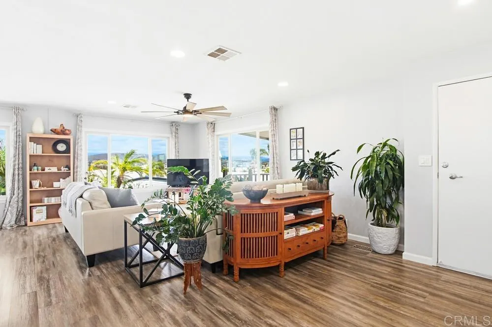 https://cdn.realtyfeed.com/cdn/127/306712937/868ddcf9686dfc69196d68ea0c1008ed.webp