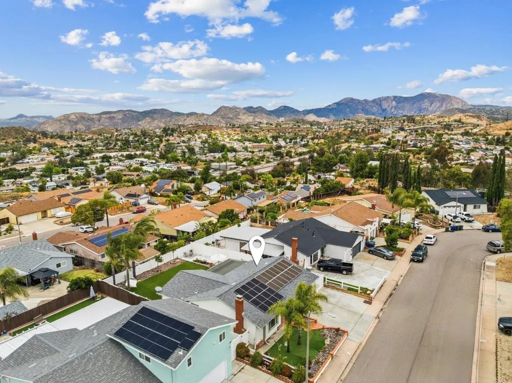 https://cdn.realtyfeed.com/cdn/127/306712941/20da360f7ceded651786ca337ce78190.webp