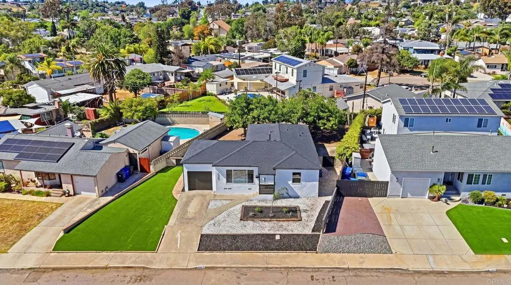 https://cdn.realtyfeed.com/cdn/127/306713016/7677b5bcf454f7392f6e14c14a74eb83.webp