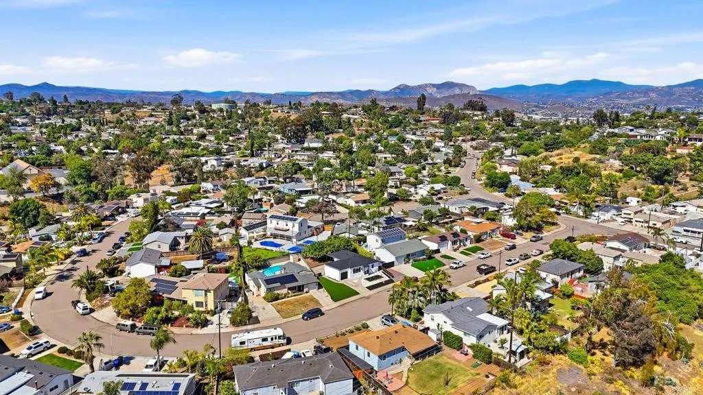 https://cdn.realtyfeed.com/cdn/127/306713016/afa2bef3872ef5cfa6dd09f8e8902423.webp