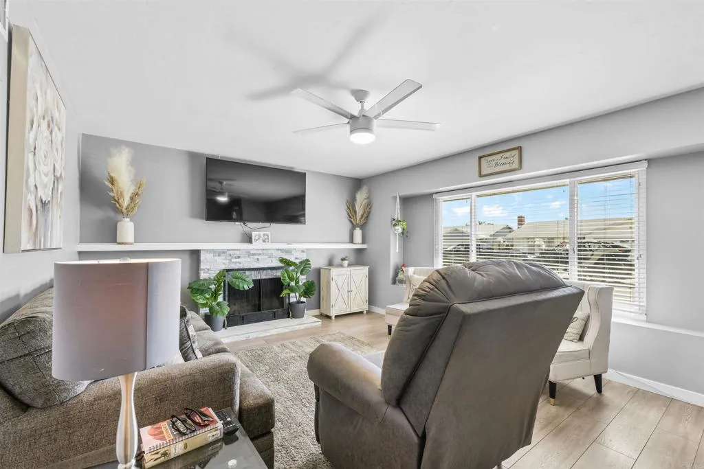 https://cdn.realtyfeed.com/cdn/127/306713027/5654be66986a539be8b9df5c8cfade90.webp