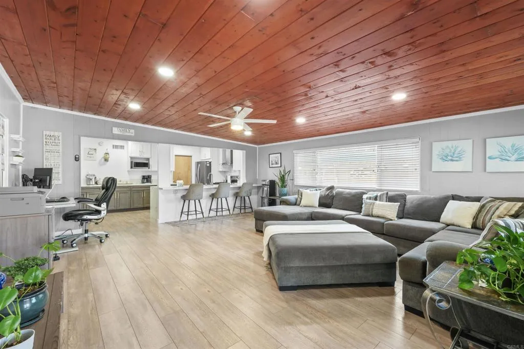 https://cdn.realtyfeed.com/cdn/127/306713027/add97dcb41cc0b353ba58276fa67a967.webp