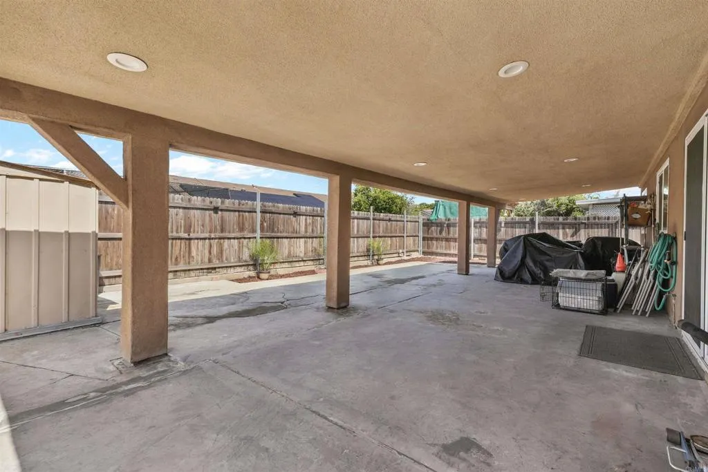 https://cdn.realtyfeed.com/cdn/127/306713027/f637d726609e84a934d5f98c7eba7a05.webp