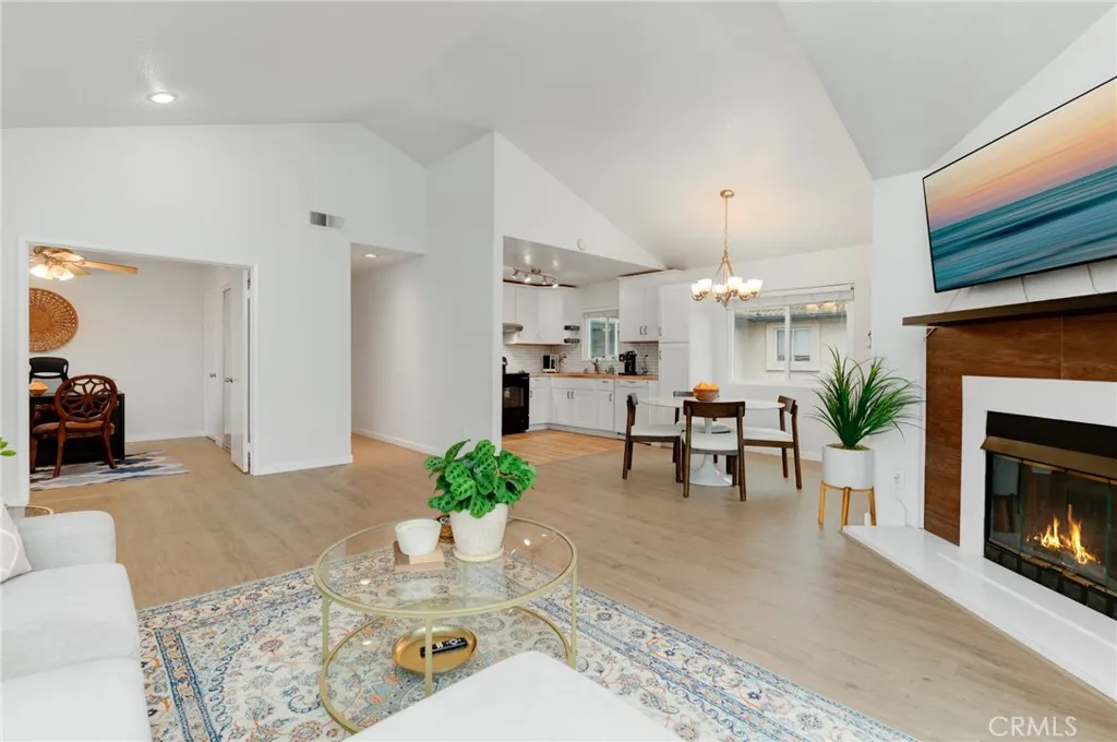 Photo #17: OC26098586 Listing: Photo #17