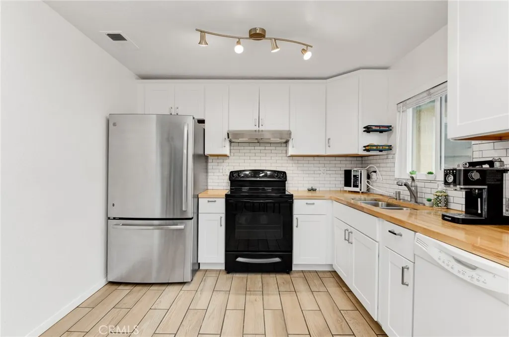 Photo #8: OC26098586 Listing: Photo #8
