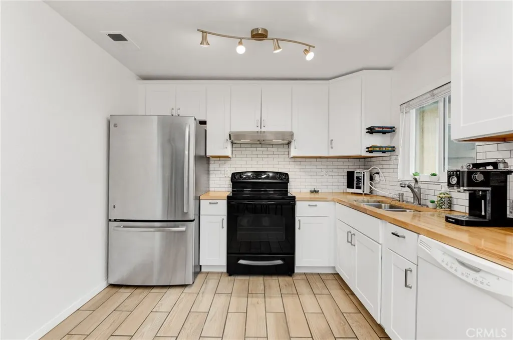 Photo #22: OC26098586 Listing: Photo #22