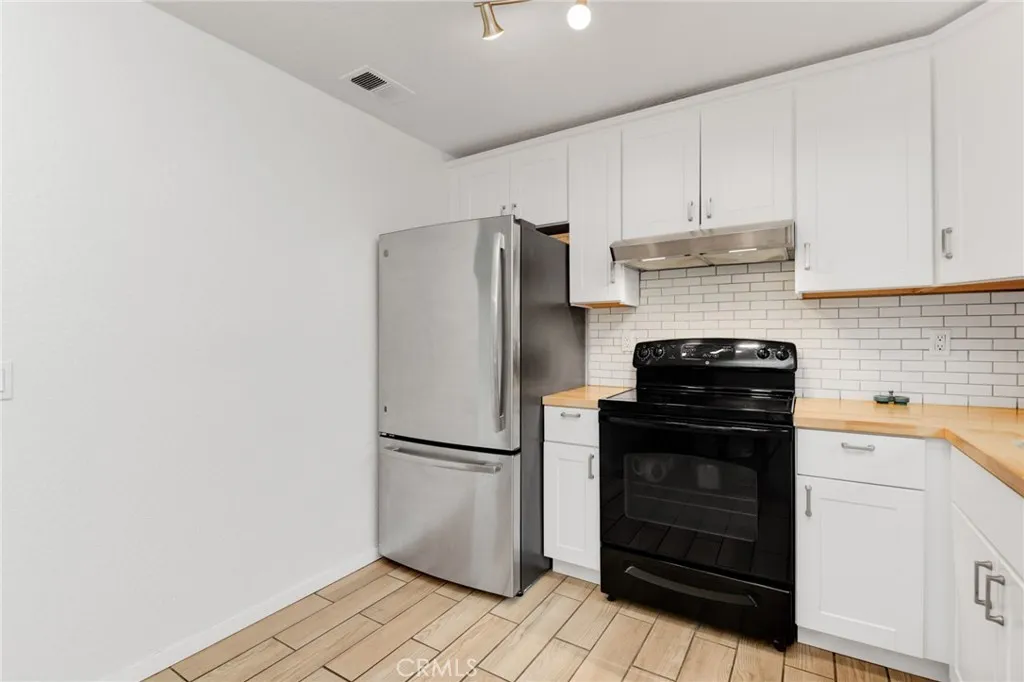 Photo #10: OC26098586 Listing: Photo #10