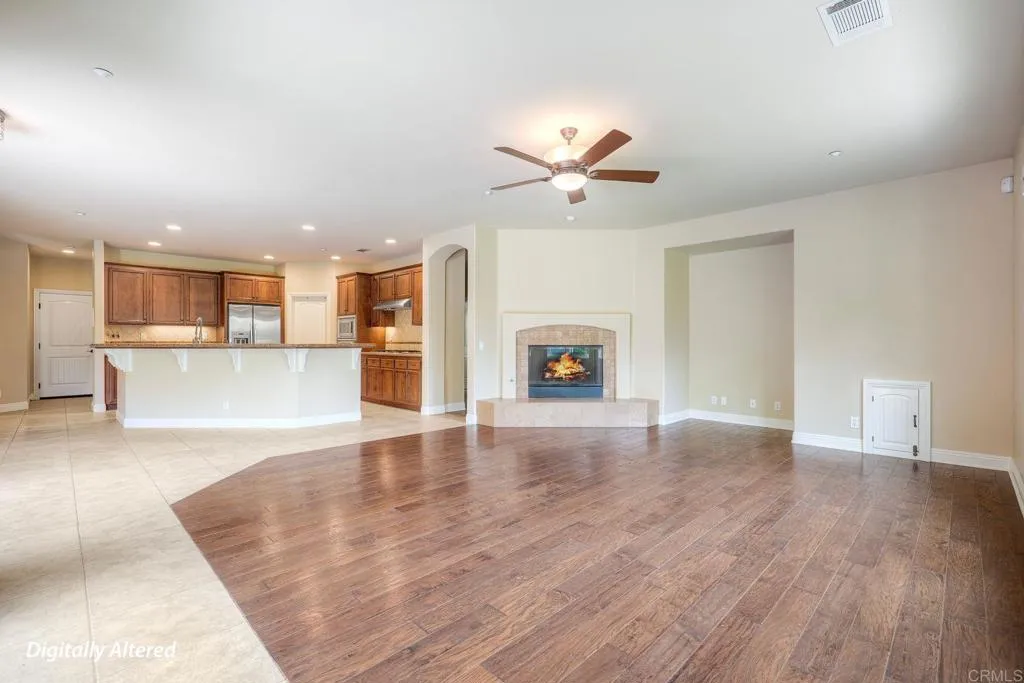 https://cdn.realtyfeed.com/cdn/127/306713051/1b6a64e94cf4afdd4fca7bb30222d56c.webp