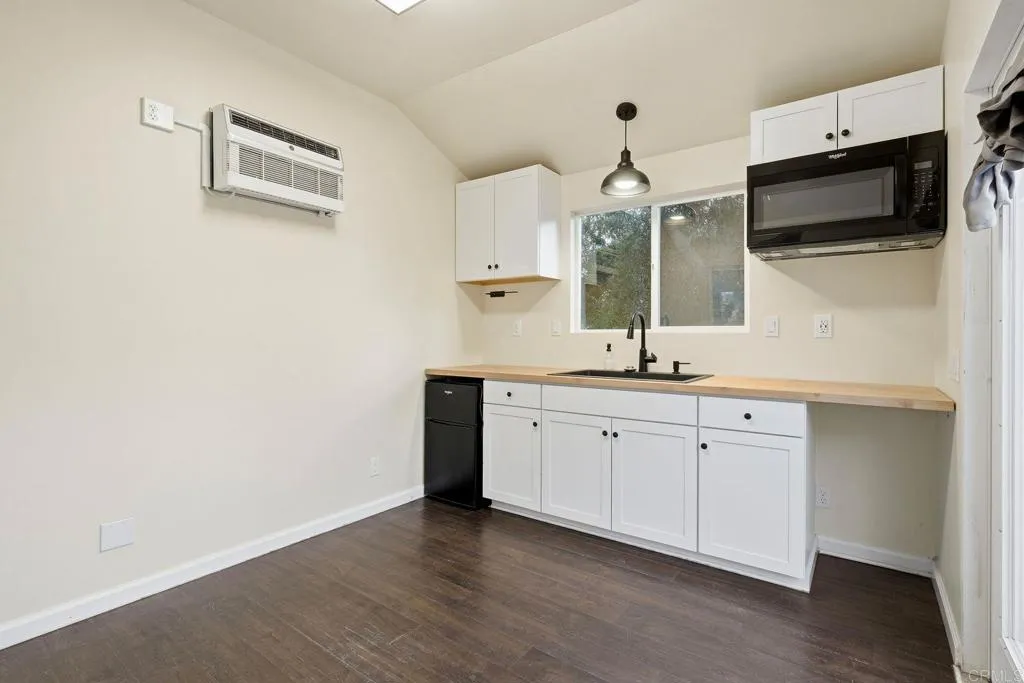 https://cdn.realtyfeed.com/cdn/127/306713051/1d1463cdc45f10292225a429c0c1d903.webp