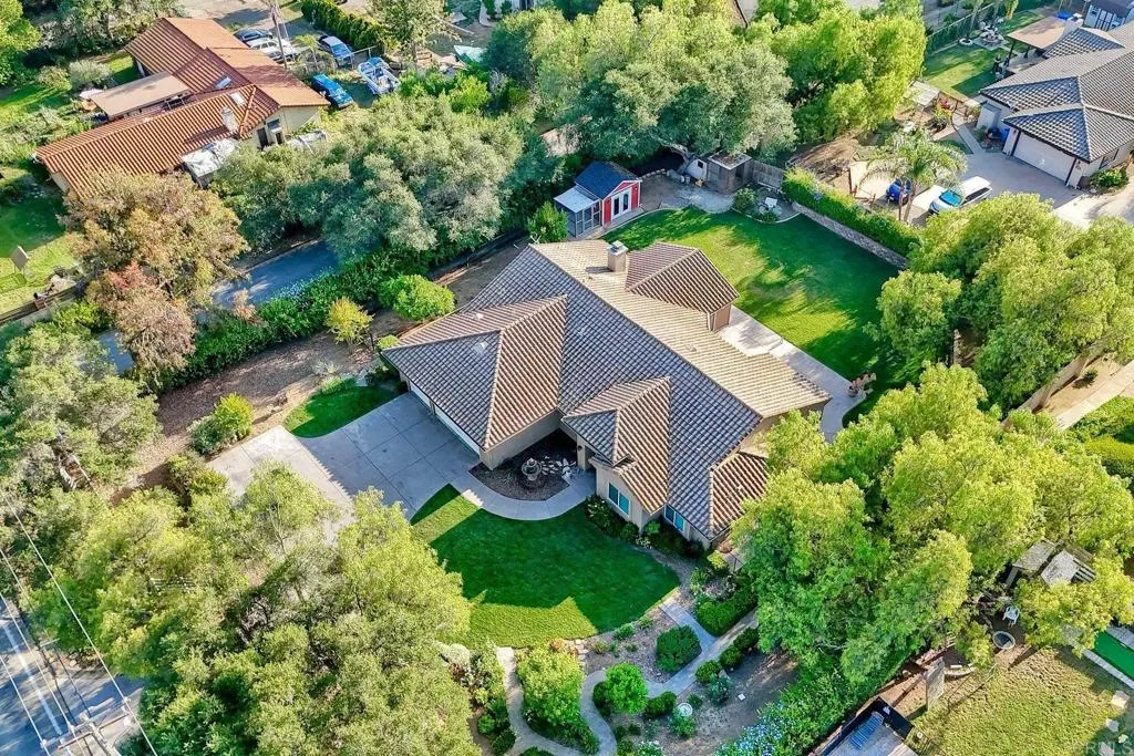 https://cdn.realtyfeed.com/cdn/127/306713051/3e13d2443af3ba18f8c86a3922dc8155.webp
