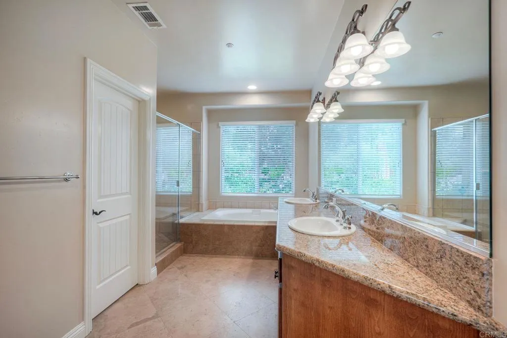 https://cdn.realtyfeed.com/cdn/127/306713051/592c7472e3101cd6cc25d1fa924c52c2.webp