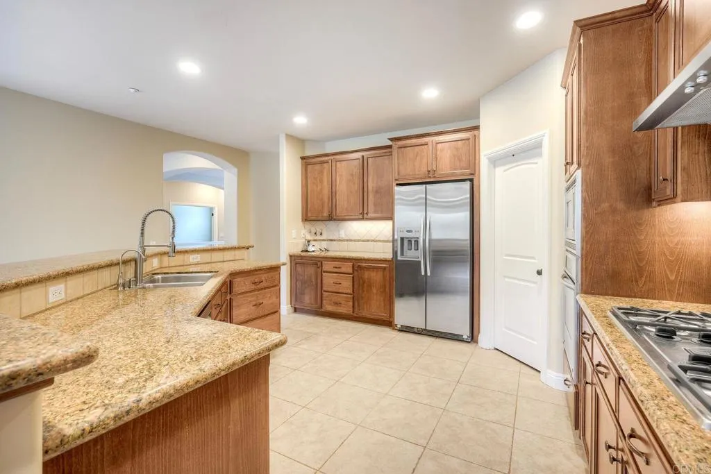 https://cdn.realtyfeed.com/cdn/127/306713051/85f48e9ebc8d640660ca3328a63f8038.webp