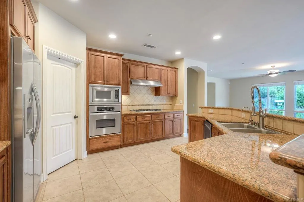https://cdn.realtyfeed.com/cdn/127/306713051/8ec080383b320889206db2aa0bd8f6e2.webp