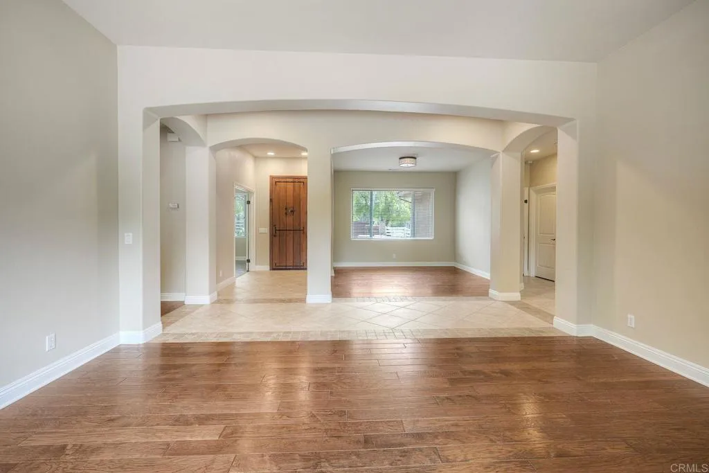https://cdn.realtyfeed.com/cdn/127/306713051/a90f9285e346b637586a4d41b19d7007.webp
