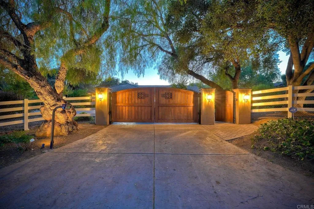 https://cdn.realtyfeed.com/cdn/127/306713051/f688e8433276a3c934bbe7b999e38ee8.webp