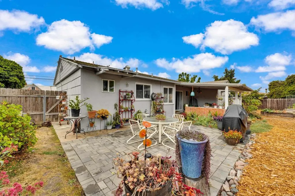 https://cdn.realtyfeed.com/cdn/127/306713054/0cf13a4e8fd94cfb19b6af99cda9ca67.webp