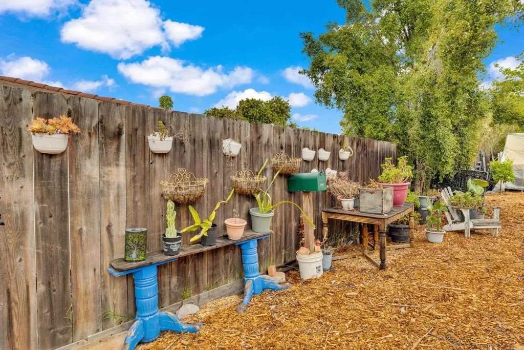 https://cdn.realtyfeed.com/cdn/127/306713054/1aa790e8d34bcff4c2d41cd22fadd715.webp