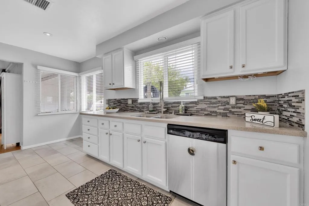 https://cdn.realtyfeed.com/cdn/127/306713054/30068b3bf5c42c177a25b46abba85471.webp