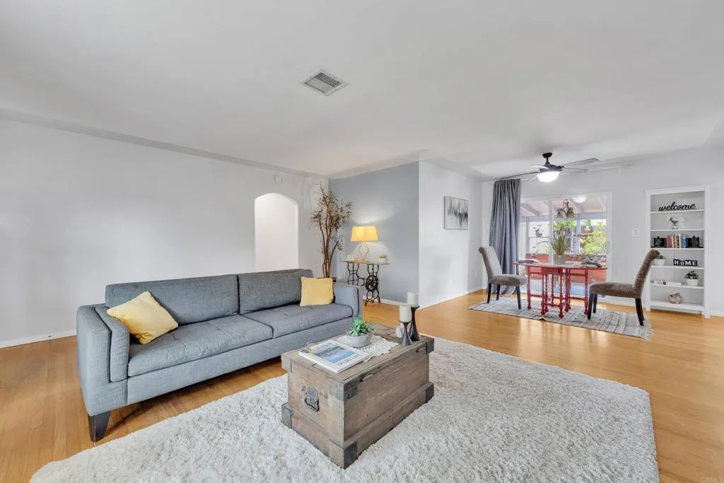 https://cdn.realtyfeed.com/cdn/127/306713054/53ced9bafaa5e71dbfaa9bed6a6811f9.webp