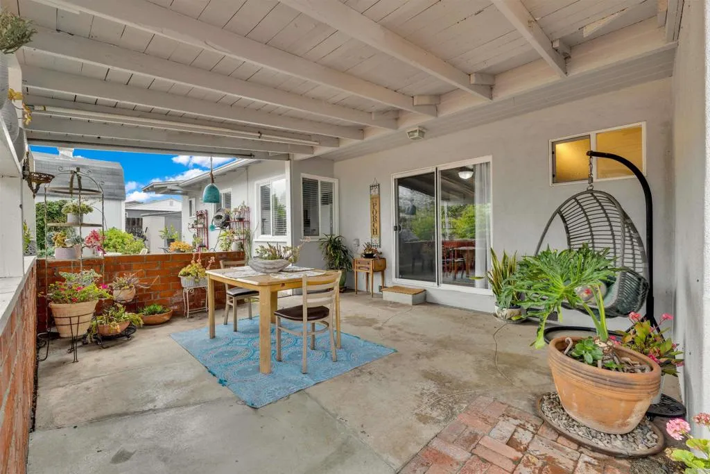 https://cdn.realtyfeed.com/cdn/127/306713054/5e84f83f5d2d6d0fcb835e532daad593.webp