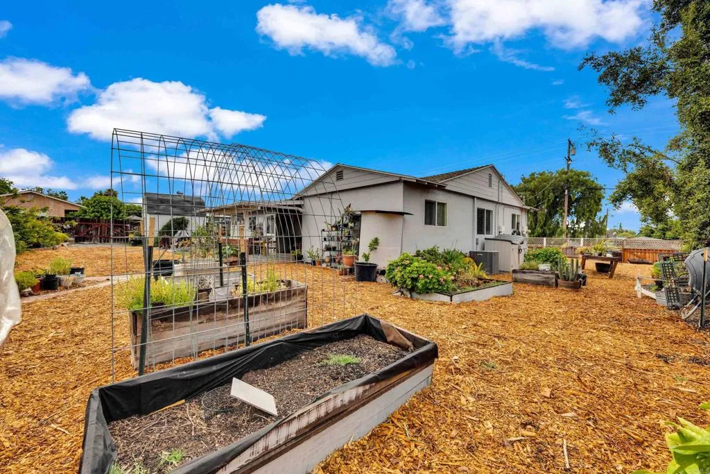 https://cdn.realtyfeed.com/cdn/127/306713054/5f91ad75fdf1c651ea145a76c4246883.webp