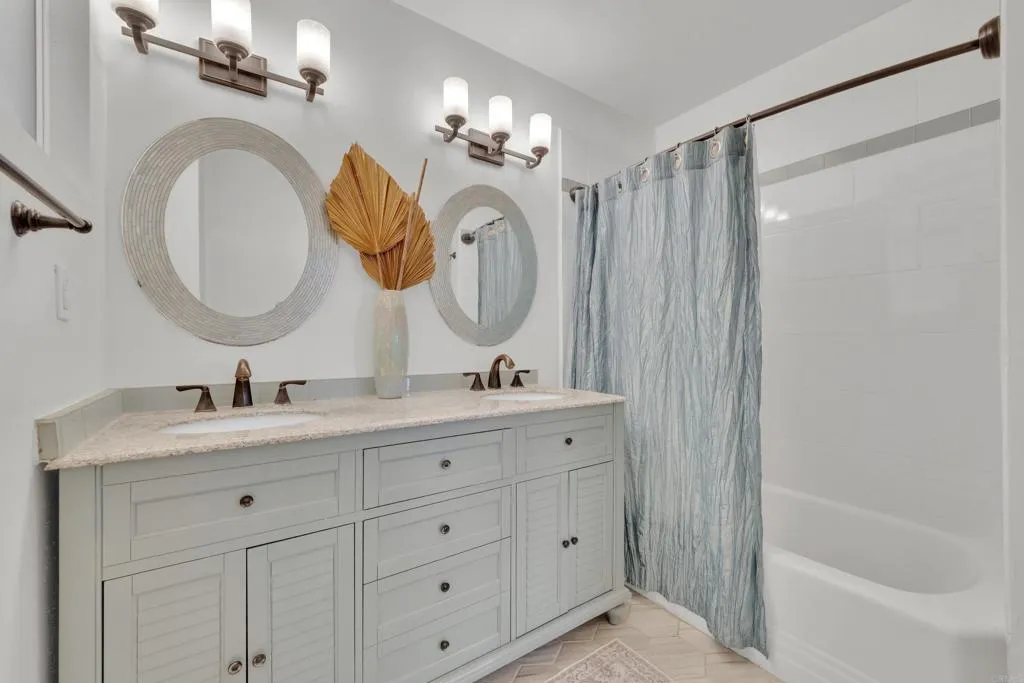 https://cdn.realtyfeed.com/cdn/127/306713054/61e18d261e2814750c1c1cc2a090b9d2.webp