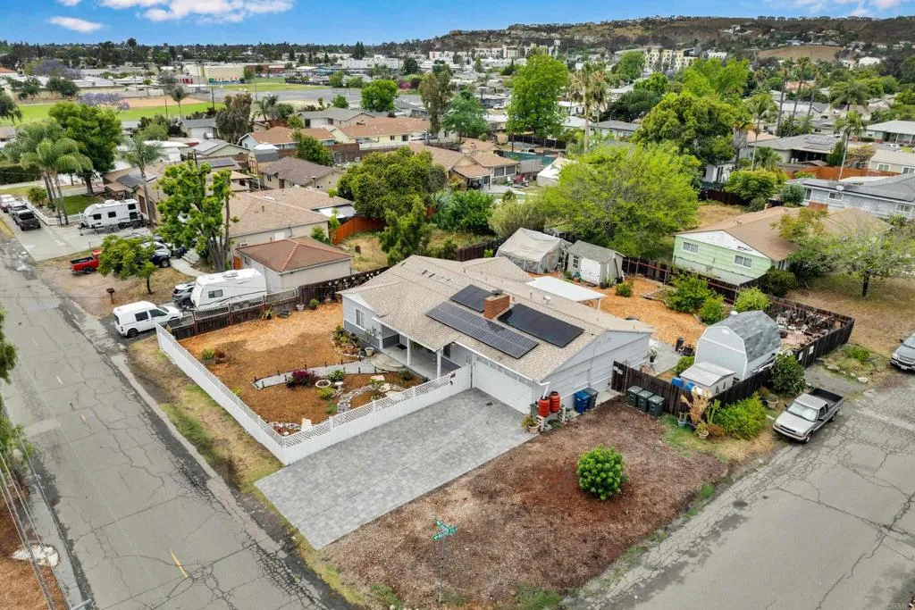 https://cdn.realtyfeed.com/cdn/127/306713054/d69c0e7bf983c88853412b7e1f2591cf.webp