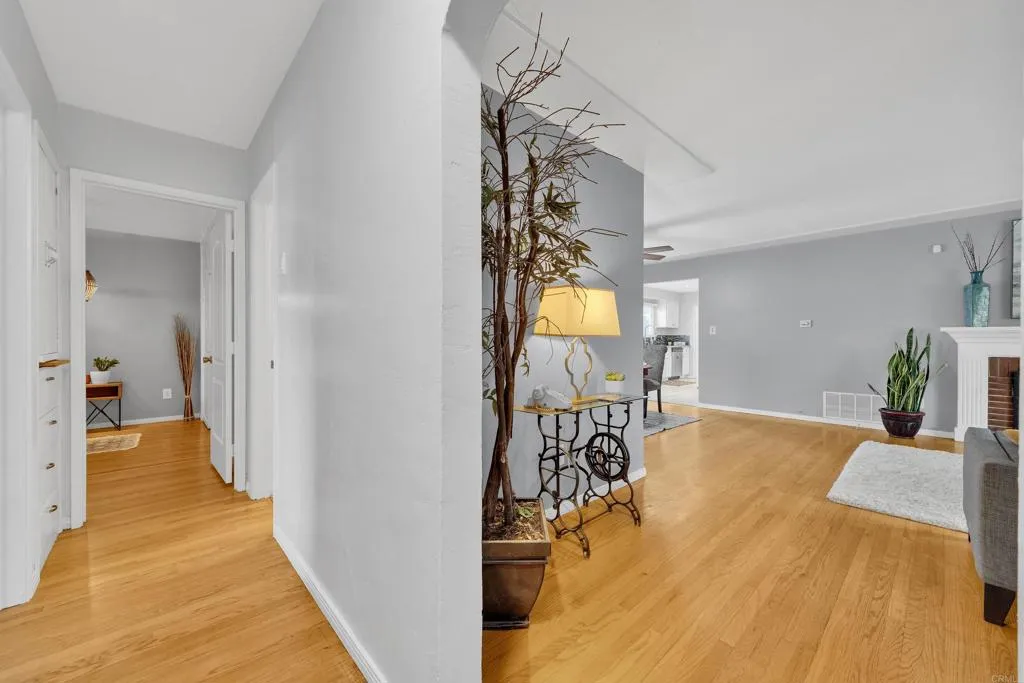 https://cdn.realtyfeed.com/cdn/127/306713054/e0568cdb7d6dc046cfaed07c9e584d61.webp