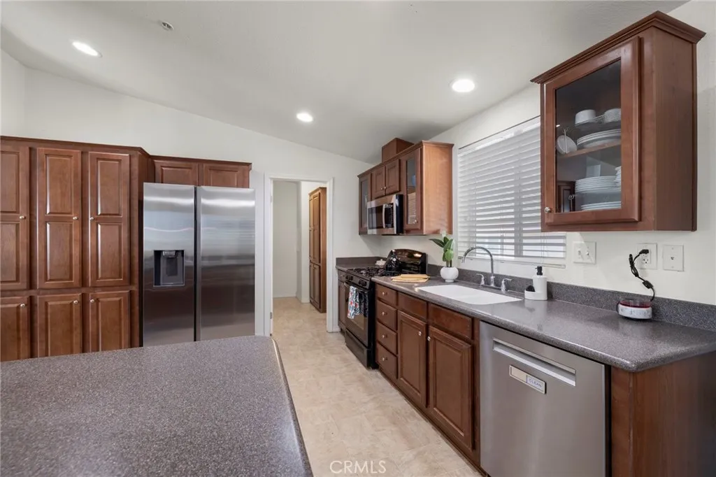 https://cdn.realtyfeed.com/cdn/127/306713086/0fa97ac3aef97d7b125877359ed5c43c.webp