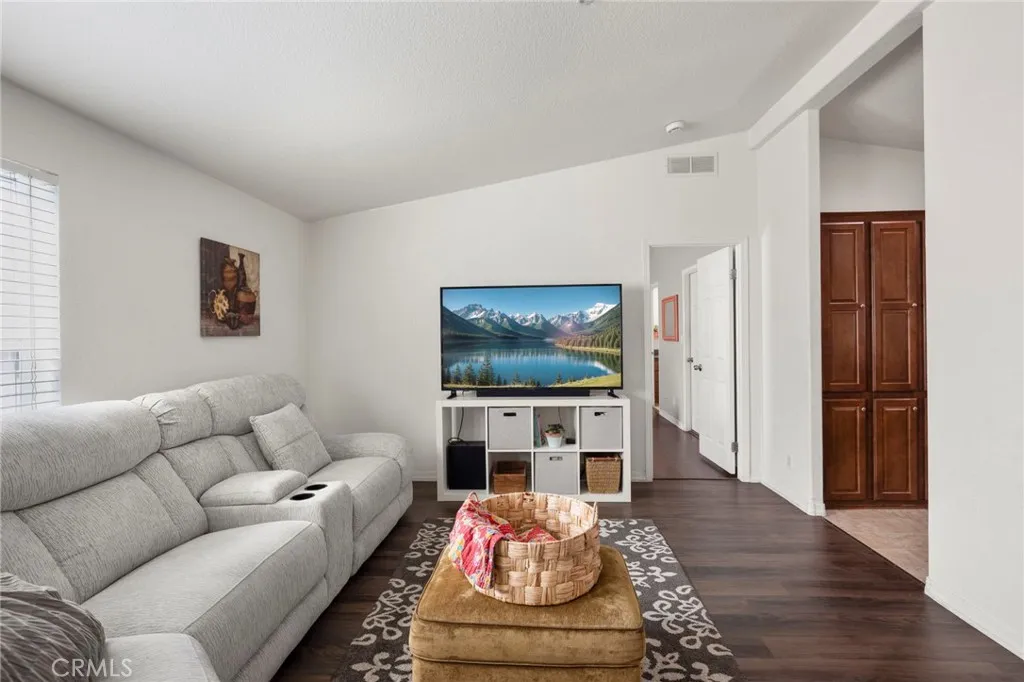 https://cdn.realtyfeed.com/cdn/127/306713086/6f34cbf841d4ce301945c52a1cbf5f80.webp