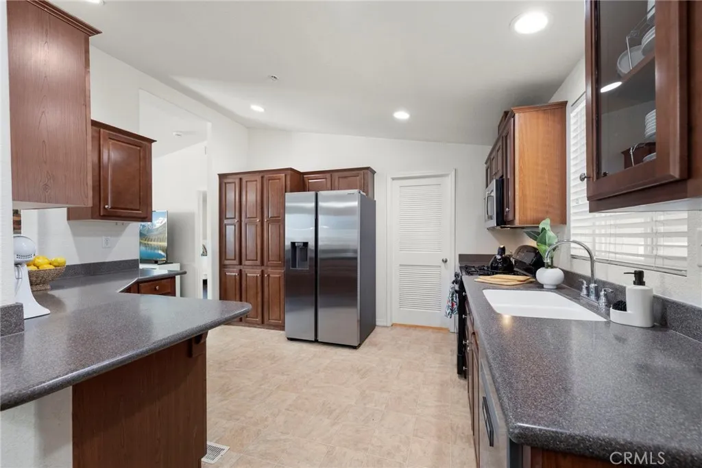 https://cdn.realtyfeed.com/cdn/127/306713086/72f54c4e9ef26294423e3ededb924370.webp