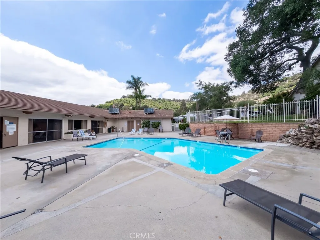 https://cdn.realtyfeed.com/cdn/127/306713086/80c937cf69cb075f2f63a1fe63f5b204.webp