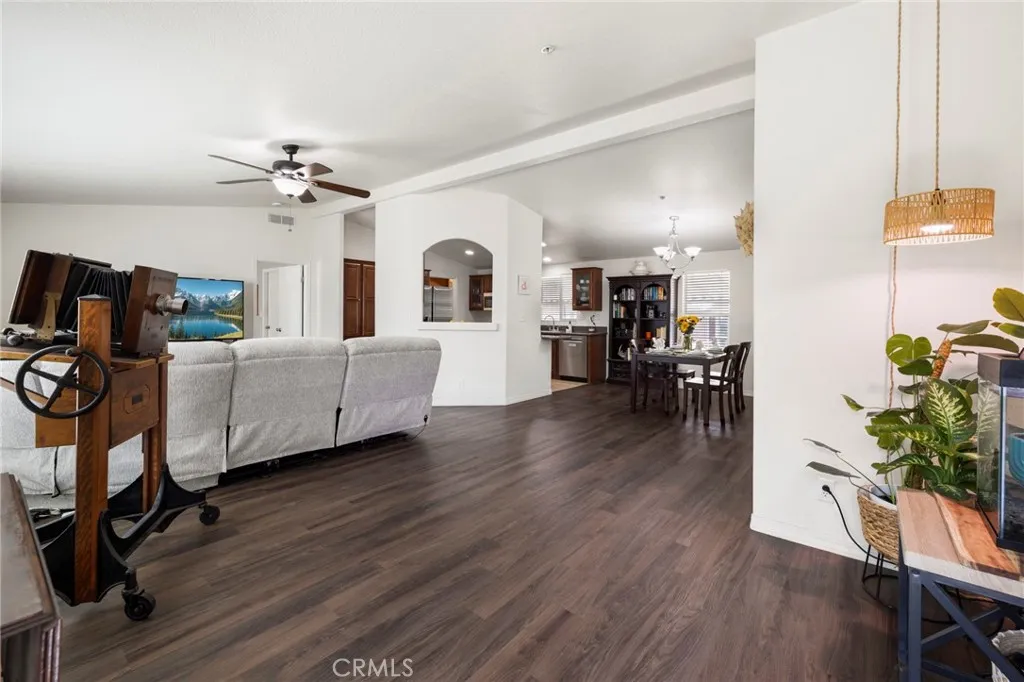 https://cdn.realtyfeed.com/cdn/127/306713086/c7e6b51a7a168a5eb94b705ab1a63b7d.webp