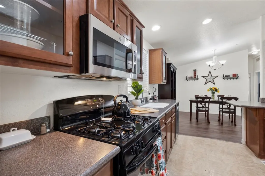 https://cdn.realtyfeed.com/cdn/127/306713086/f40bf1cf97613611d189313671541042.webp