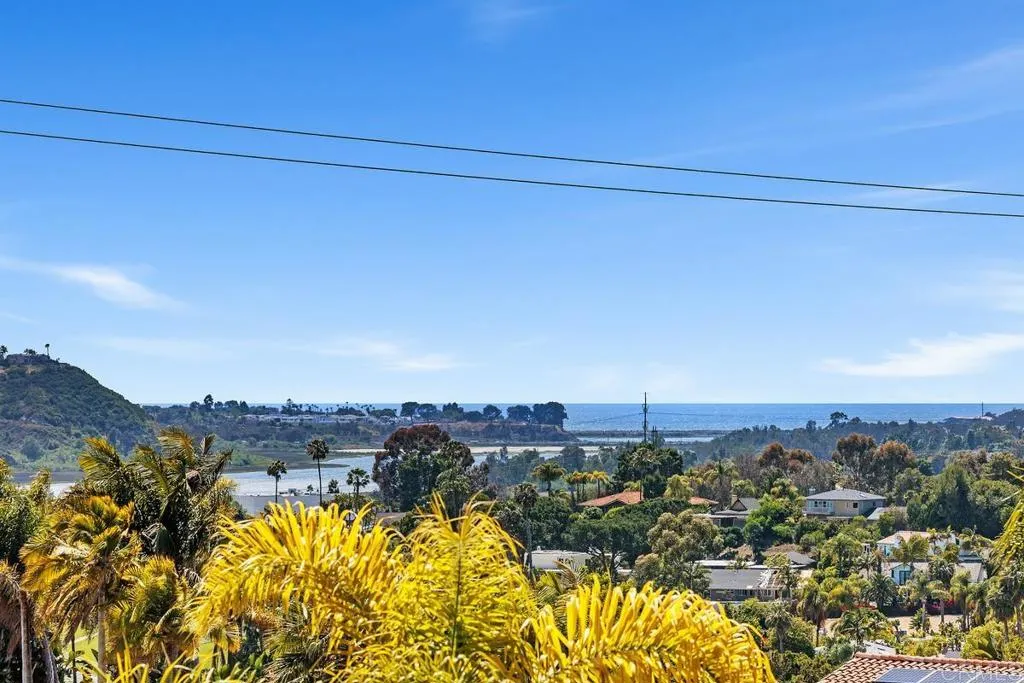 https://cdn.realtyfeed.com/cdn/127/306713090/a751cdf279b7c3fcbcb62e291cbe0302.webp