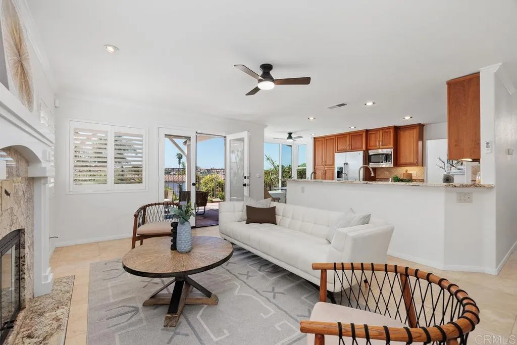 https://cdn.realtyfeed.com/cdn/127/306713090/fb749be7375f2854a835247f4d339a04.webp
